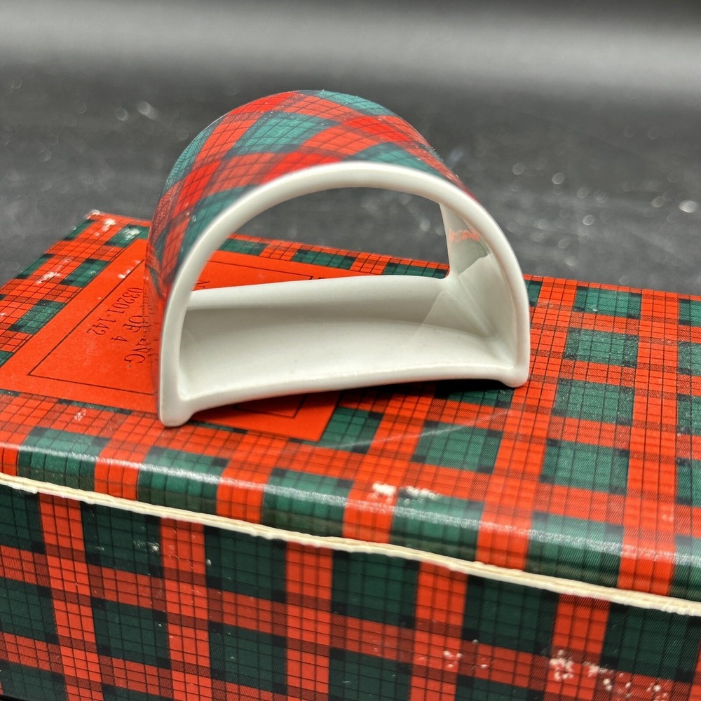 Arita Tartan Plaid Christmas Napkin Rings Set‎ 4 Of  W/ Box Red Green Holiday
